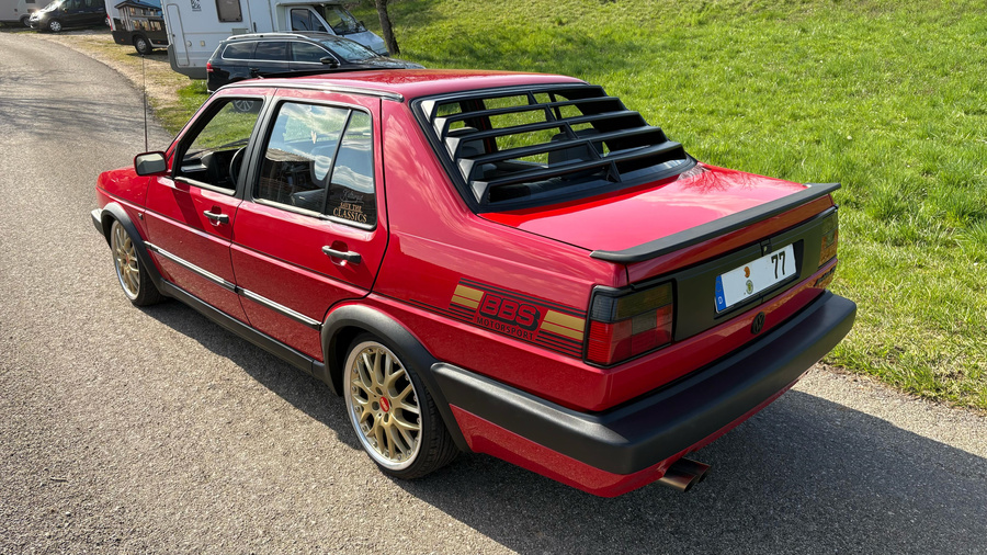 Żaluzja szyby tylnej do Volkswagen Jetta MK2